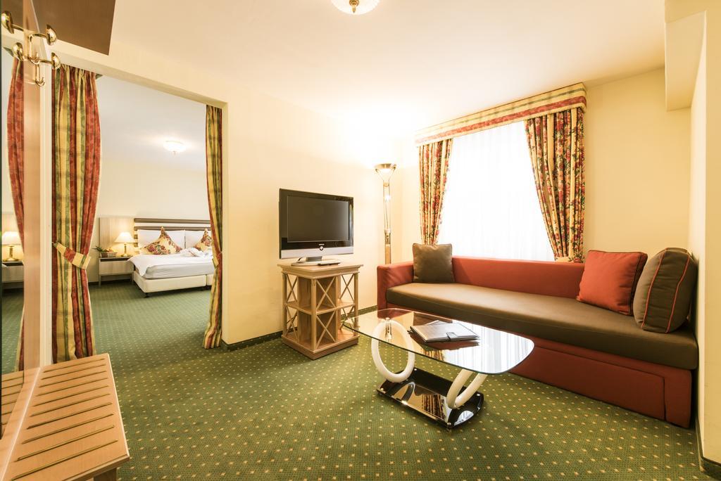 Posthotel Holiday Villa ארוזה מראה חיצוני תמונה